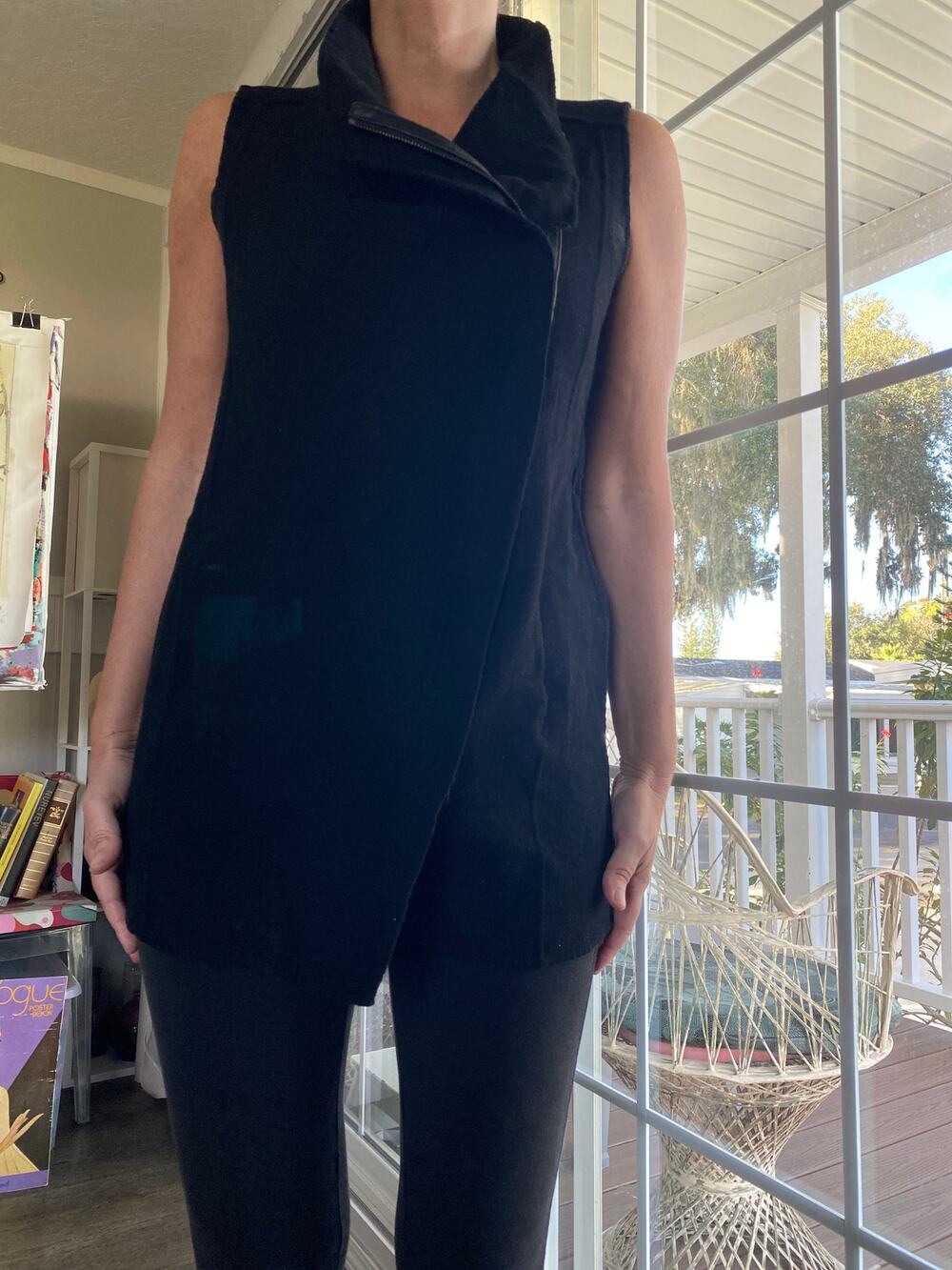 Vince Women’s 100% Wool Dress Tunic Black Sleeveless Leather Zip Closure XS